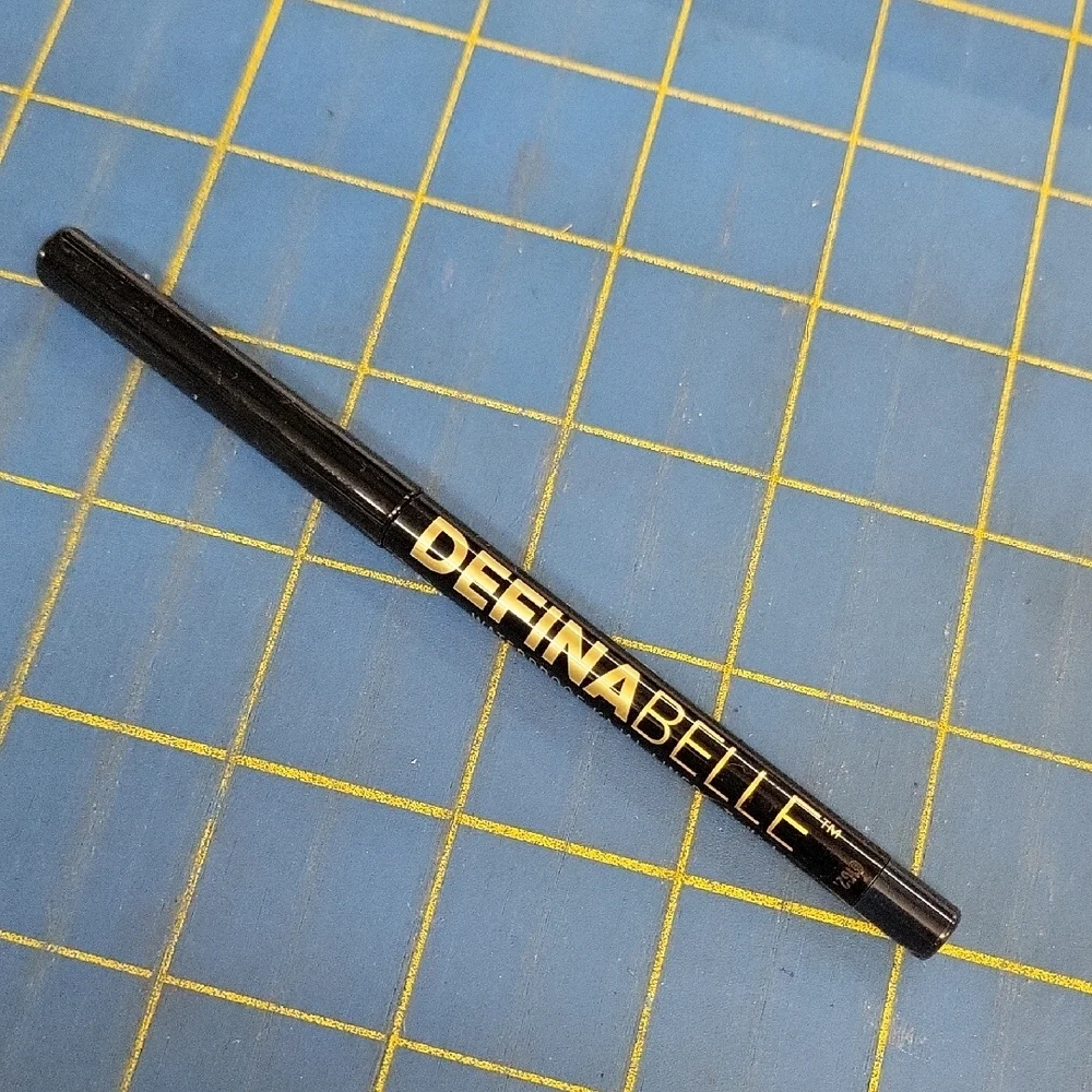 Bellebeauty Kim Gravel DefinaBelle Black Retractable Eyeliner 0.35g New Twilight